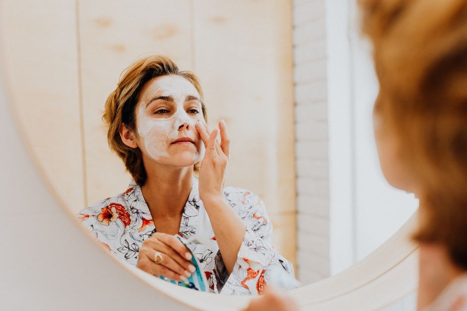 Mỹ Phẩm Microbiome: Giải Pháp Đột Phá Phục Hồi Hàng Rào Bảo Vệ Da & Xu Hướng Gia Công 2026