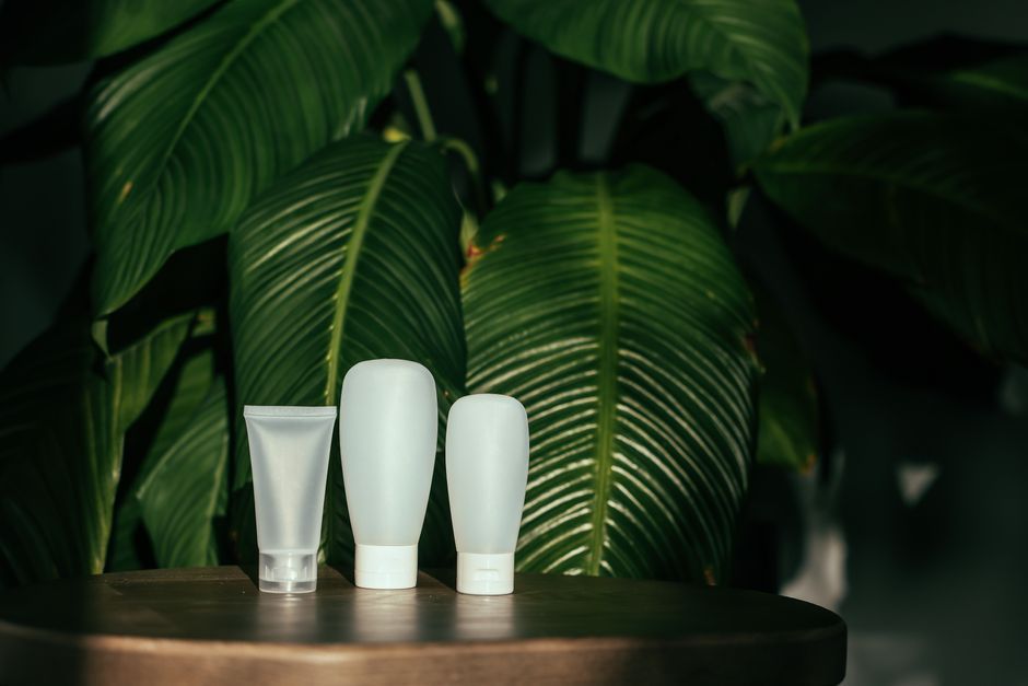 Dây chuyền sản xuất mỹ phẩm xanh hiện đại đảm bảo tiêu chuẩn an toàn cho làn da nhạy cảm.