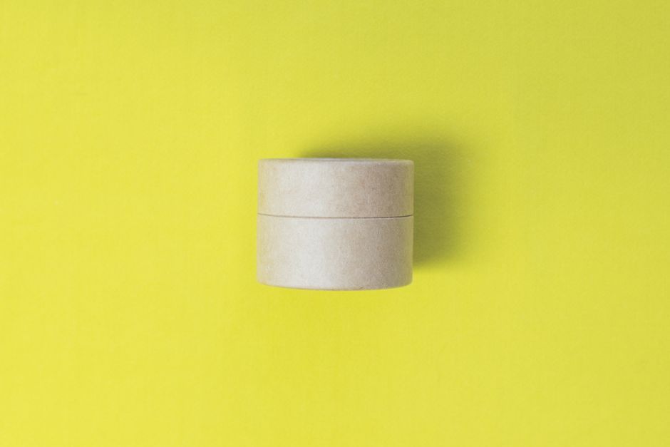 Mẫu bao bì mỹ phẩm tái chế thân thiện môi trường nâng cao giá trị thương hiệu mỹ phẩm xanh.